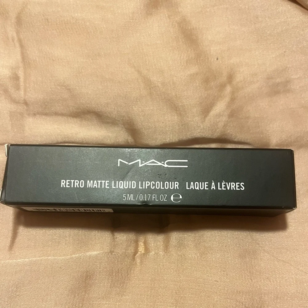 MAC Cosmetics *Simply Smoked* Retro Matte Liquid Lip Colour Brand New - Picture 1 of 3